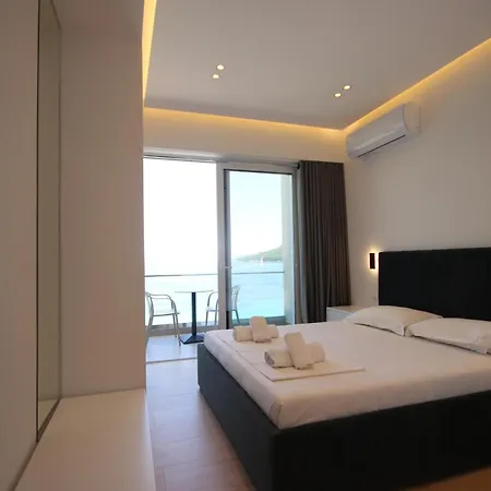 Emily's Himare