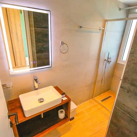 Hotel Emily's Himare