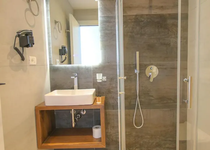 Hotel Emily's Himara